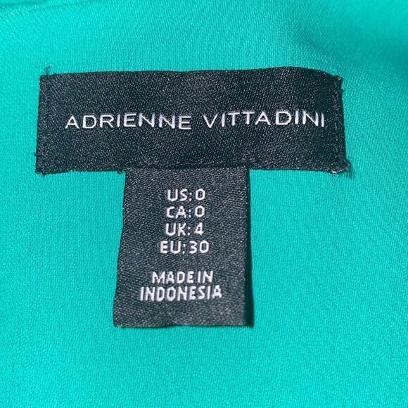 ✨ Adrienne Vittadini Green Shift Dress✨ - Picture 7 of 8